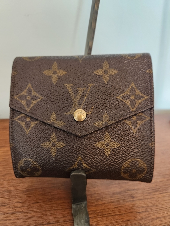 Louis Vuitton Accessories - Louis Vuitton Vintage Elise Monogram Compact Wallet